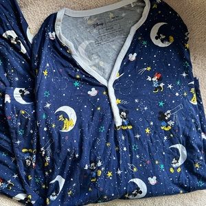 TOP Little Sleepies Women’s Size Small Long Sleeve Disney Mickey & Friends